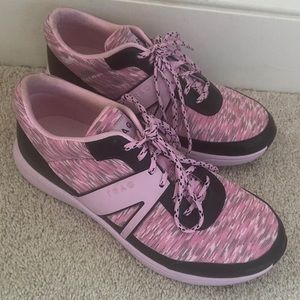 TRAQ by Algeria - sz 9 EUC Pink & Black